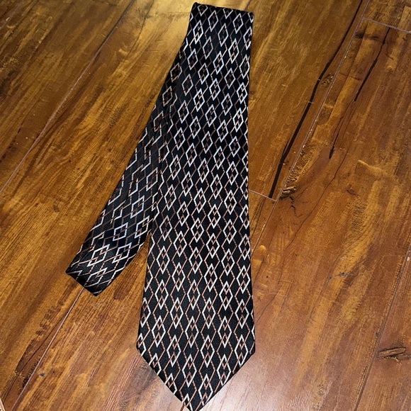 Lord‎ & Taylor 100% silk neck tie diamonds - Picture 1 of 4